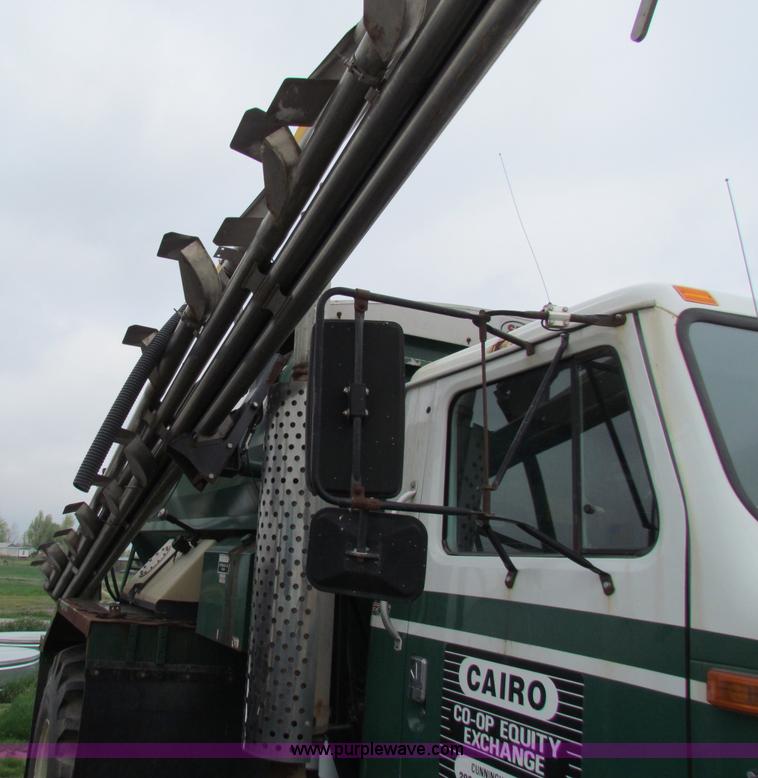 image for item B7215 1999 International 2574 Loral Air-Max V fertilizer truck