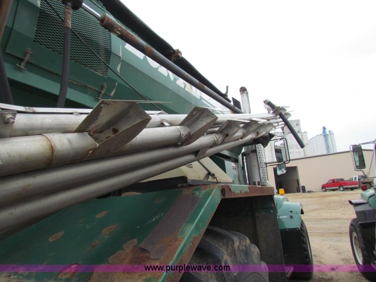 image for item B7215 1999 International 2574 Loral Air-Max V fertilizer truck