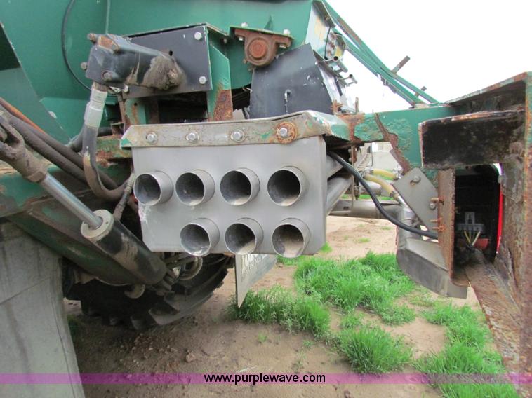 image for item B7215 1999 International 2574 Loral Air-Max V fertilizer truck