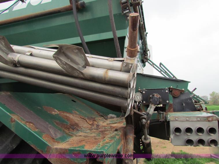 image for item B7215 1999 International 2574 Loral Air-Max V fertilizer truck