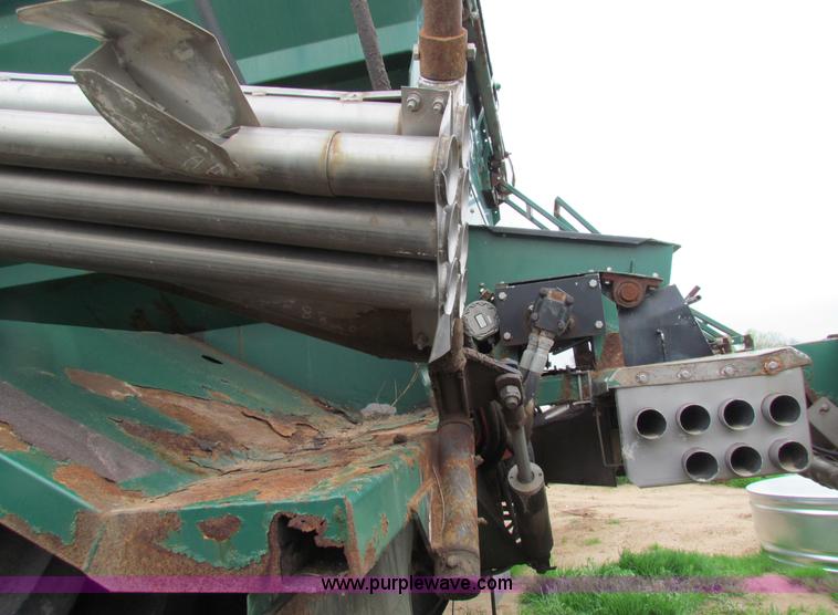 image for item B7215 1999 International 2574 Loral Air-Max V fertilizer truck