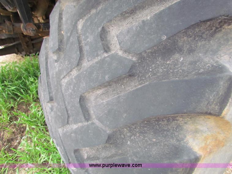 image for item B7215 1999 International 2574 Loral Air-Max V fertilizer truck