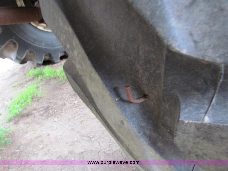 image for item B7215 1999 International 2574 Loral Air-Max V fertilizer truck