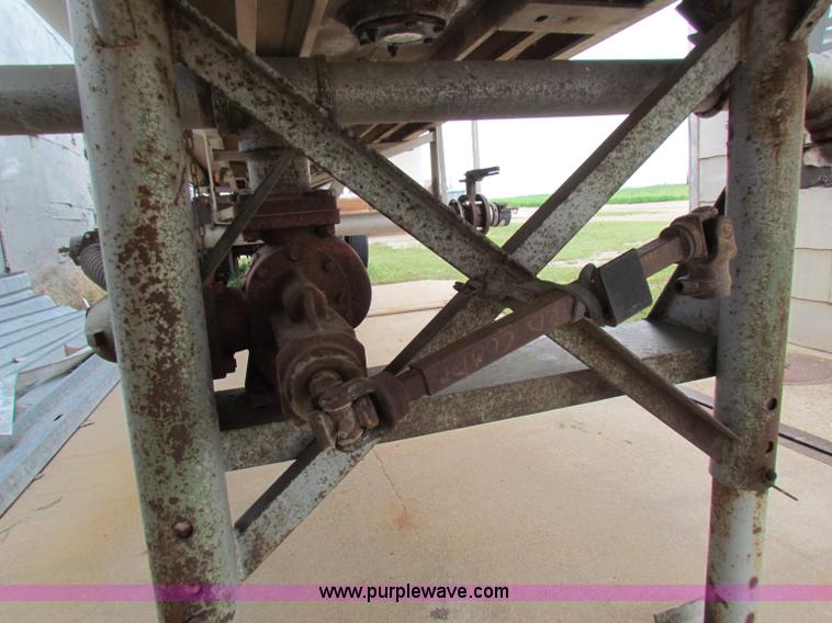 image for item B7226 1973 Trailmobile aluminum tanker trailer