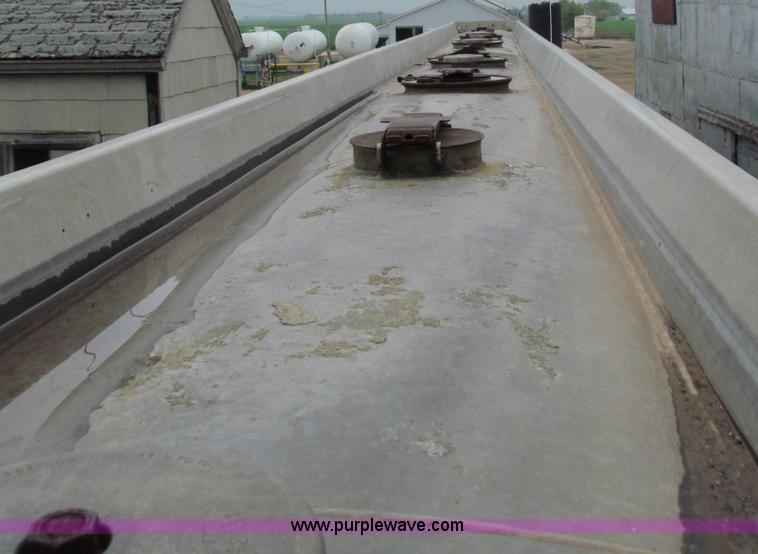 image for item B7226 1973 Trailmobile aluminum tanker trailer