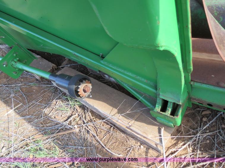 image for item C9671 John Deere 844 8 row corn head