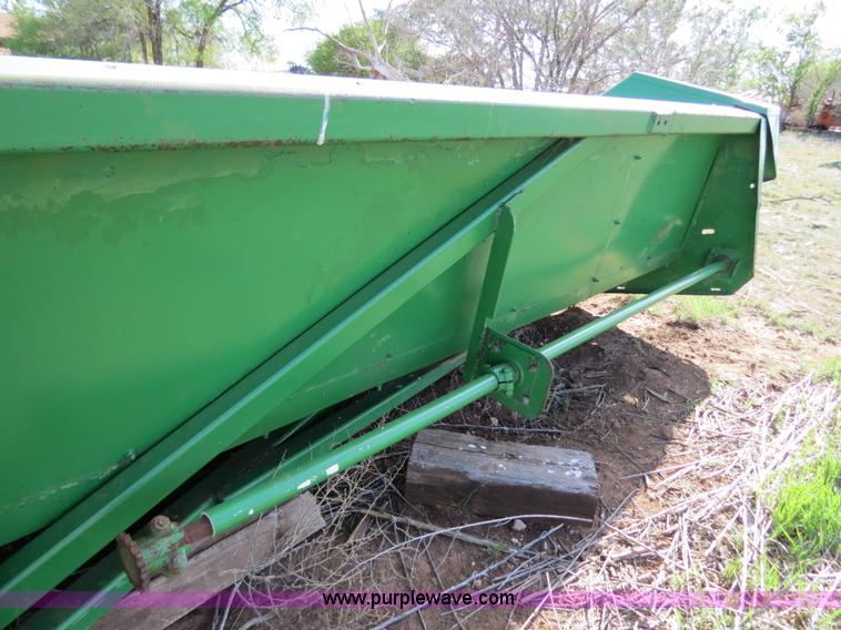 image for item C9671 John Deere 844 8 row corn head