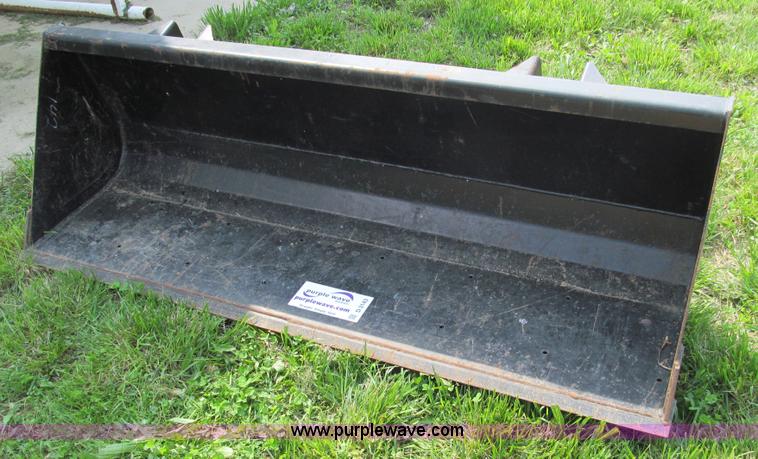 image for item D3143 GB 6' loader bucket