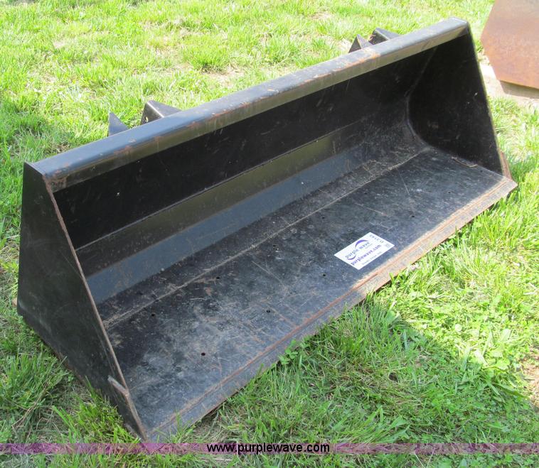 image for item D3143 GB 6' loader bucket