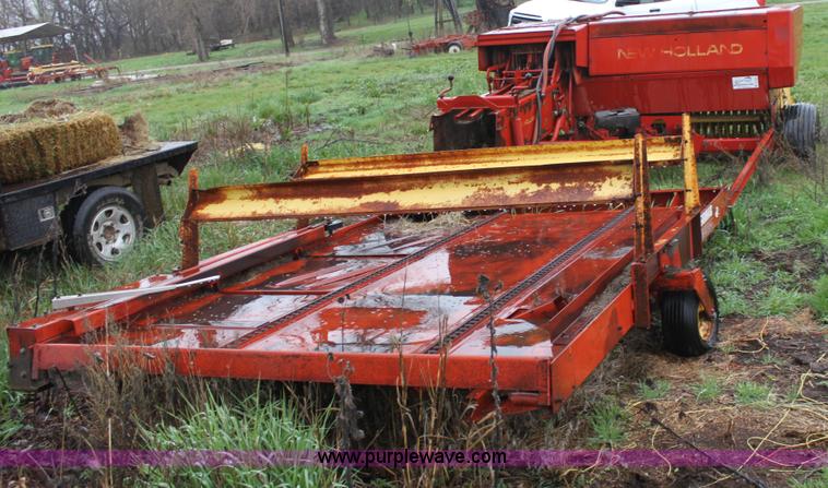 image for item D7536 New Holland Hayliner 278 small square baler