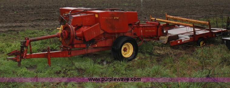 image for item D7536 New Holland Hayliner 278 small square baler