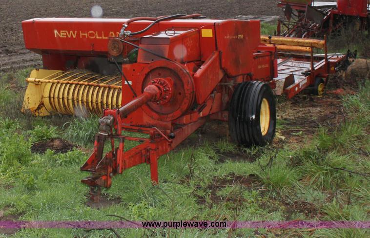 image for item D7536 New Holland Hayliner 278 small square baler