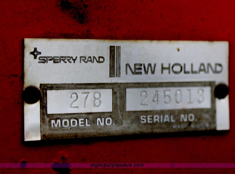 image for item D7536 New Holland Hayliner 278 small square baler