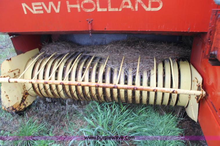 image for item D7536 New Holland Hayliner 278 small square baler