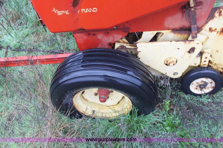 image for item D7536 New Holland Hayliner 278 small square baler
