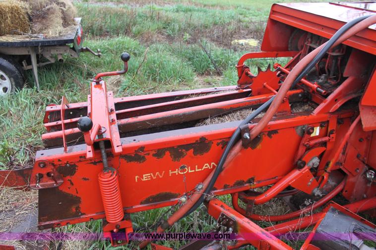 image for item D7536 New Holland Hayliner 278 small square baler