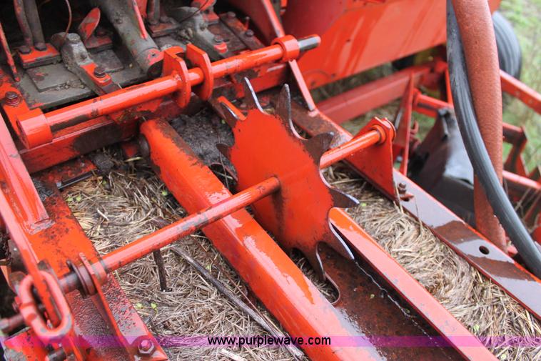 image for item D7536 New Holland Hayliner 278 small square baler