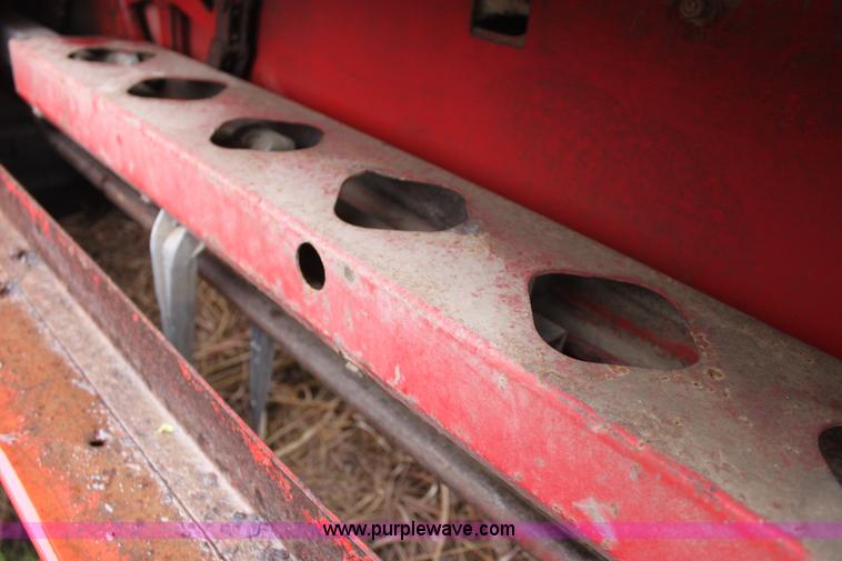 image for item D7536 New Holland Hayliner 278 small square baler