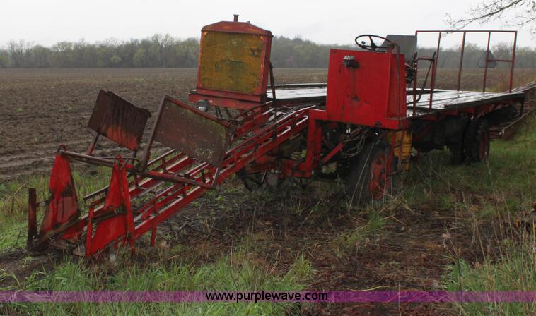 image for item D7537 Hay Monster hay wagon