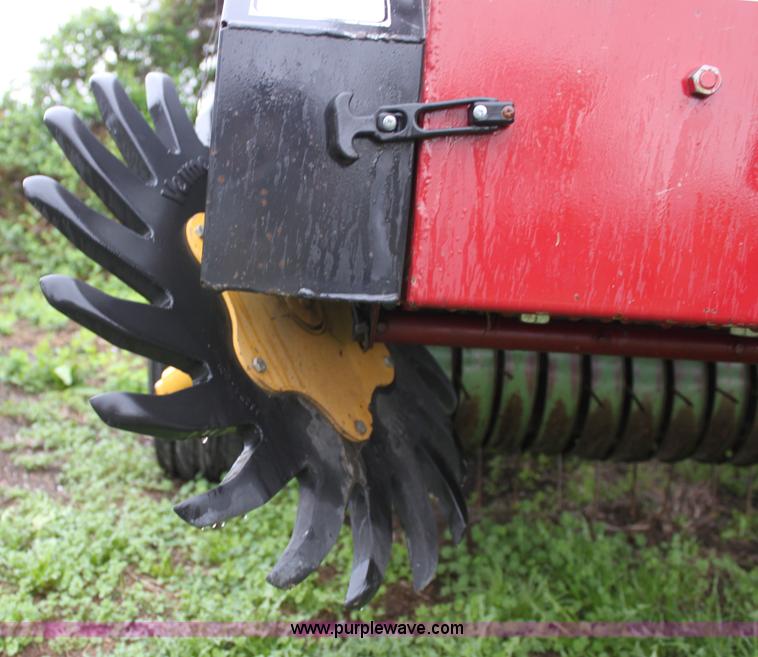 image for item D7540 M&W 4500 round baler