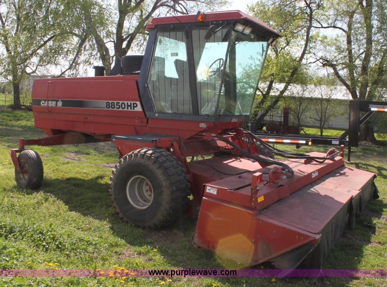 image for item D7573 1999 Case IH 8850 swather