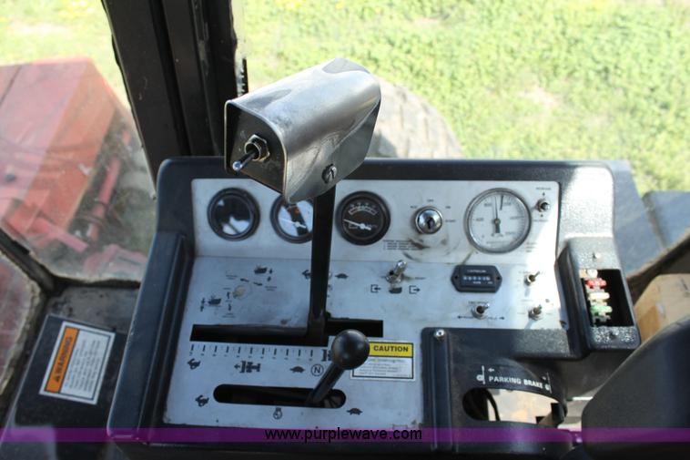 image for item D7573 1999 Case IH 8850 swather