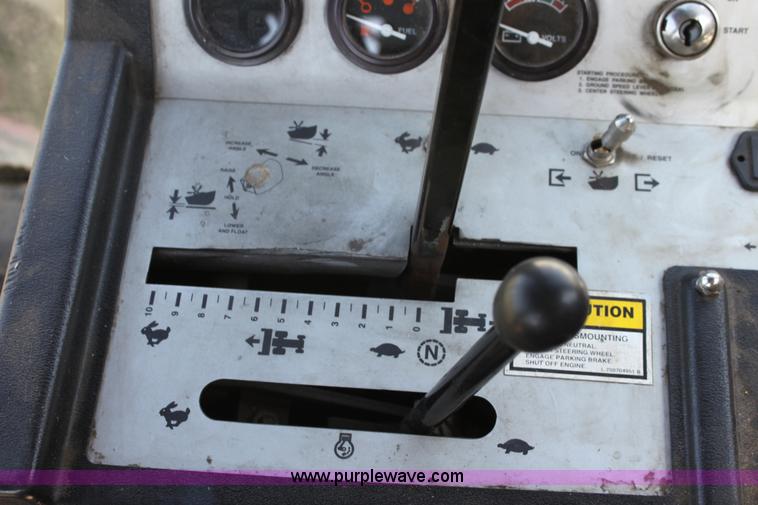 image for item D7573 1999 Case IH 8850 swather