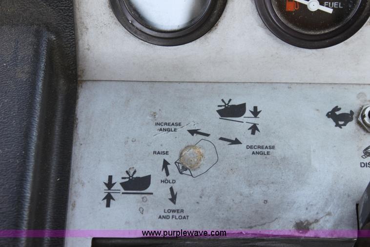 image for item D7573 1999 Case IH 8850 swather