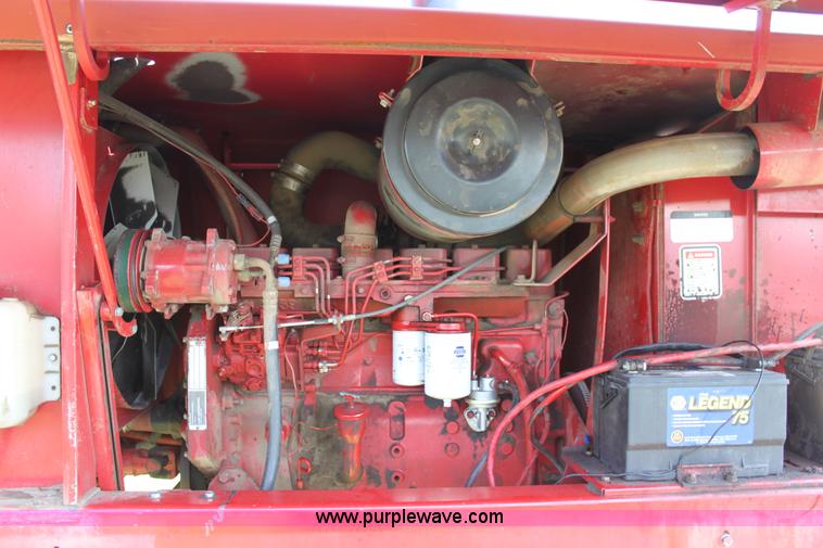 image for item D7573 1999 Case IH 8850 swather