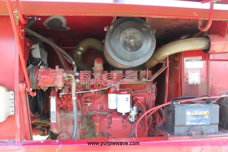 image for item D7573 1999 Case IH 8850 swather