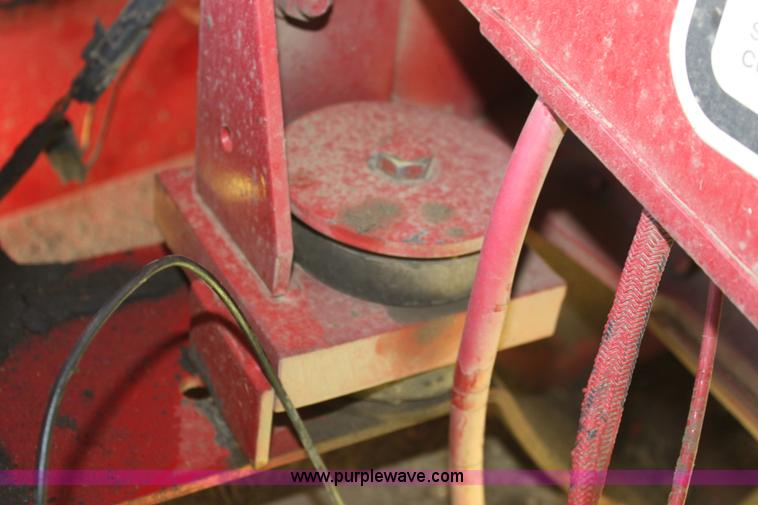 image for item D7573 1999 Case IH 8850 swather