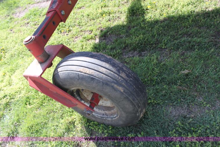 image for item D7573 1999 Case IH 8850 swather