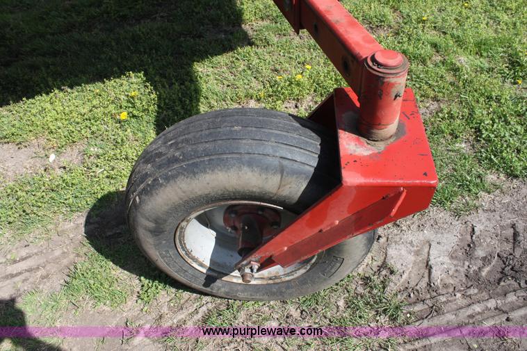 image for item D7573 1999 Case IH 8850 swather