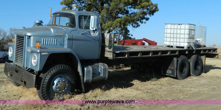 image for item E9486 1975 Dodge military truck