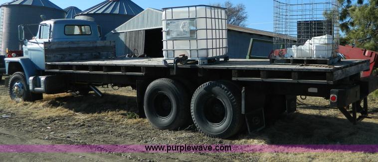 image for item E9486 1975 Dodge military truck