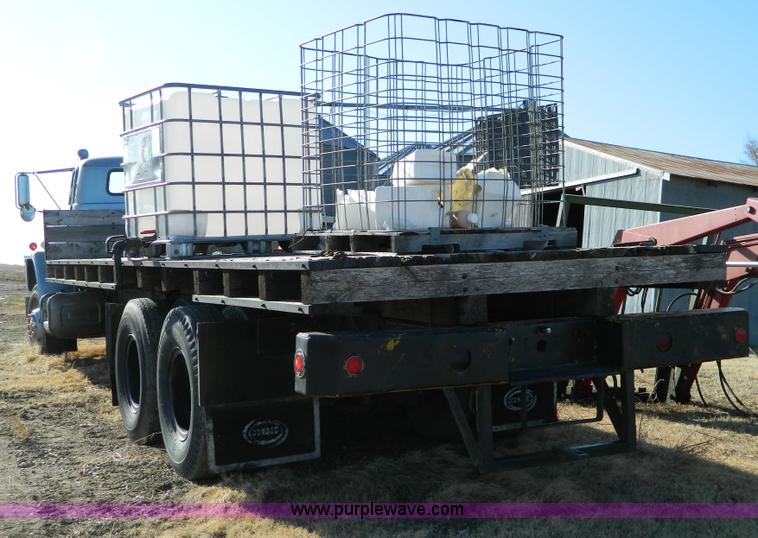 image for item E9486 1975 Dodge military truck