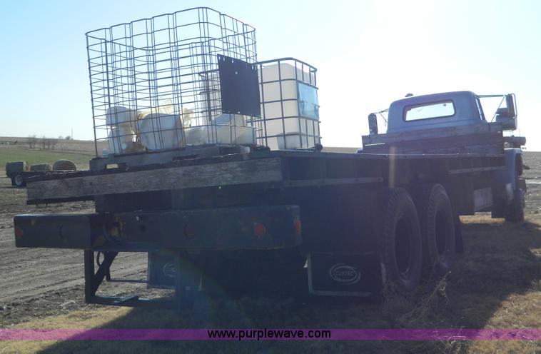 image for item E9486 1975 Dodge military truck