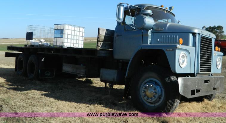 image for item E9486 1975 Dodge military truck
