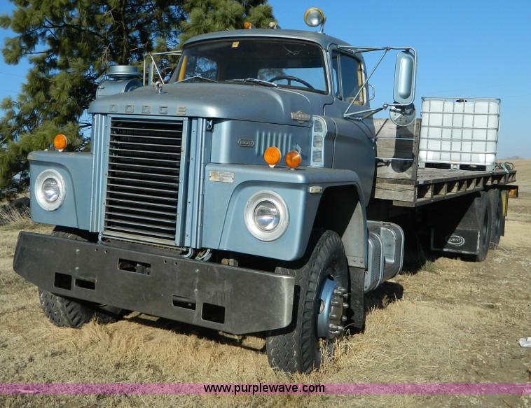 image for item E9486 1975 Dodge military truck