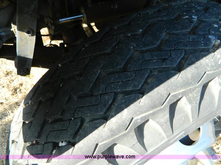 image for item E9486 1975 Dodge military truck