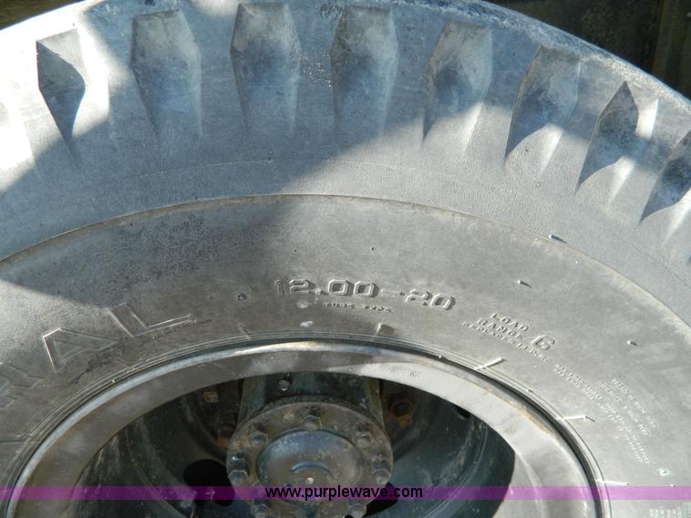 image for item E9486 1975 Dodge military truck