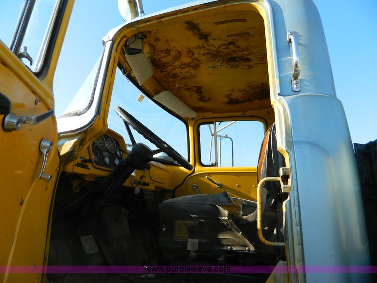 image for item E9486 1975 Dodge military truck