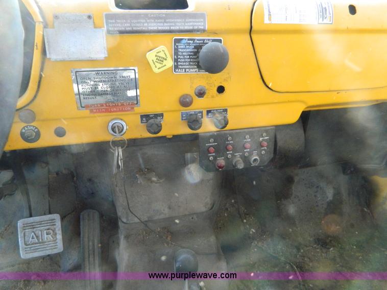 image for item E9486 1975 Dodge military truck