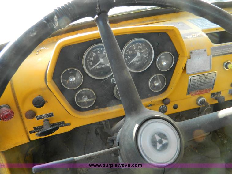 image for item E9486 1975 Dodge military truck