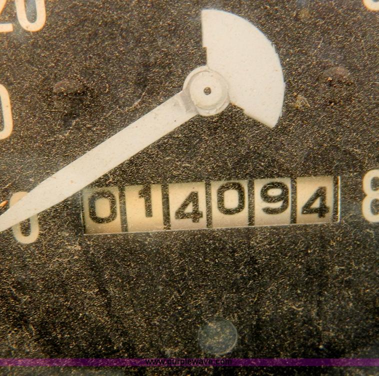 image for item E9486 1975 Dodge military truck