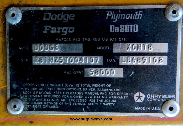 image for item E9486 1975 Dodge military truck