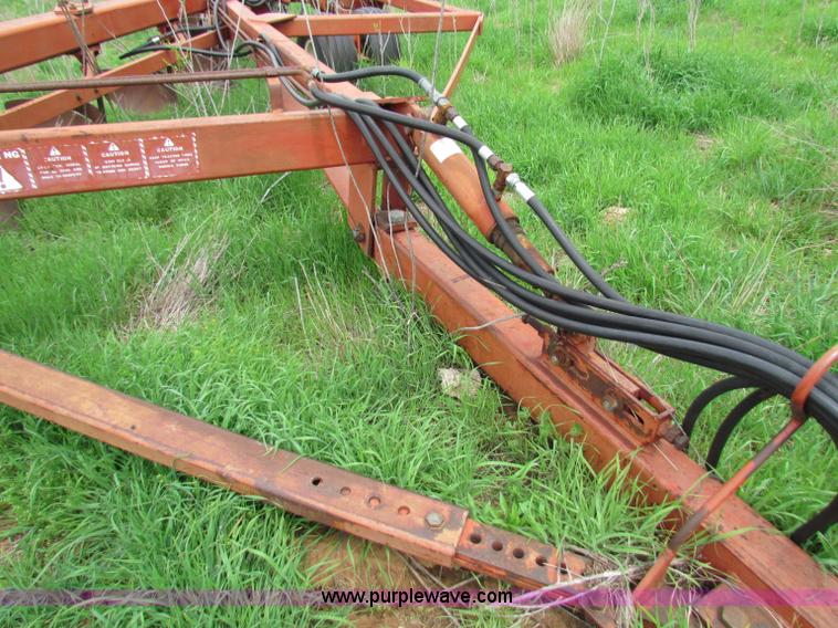 image for item N9047 Wil-Rich 2900MR 10 bottom plow