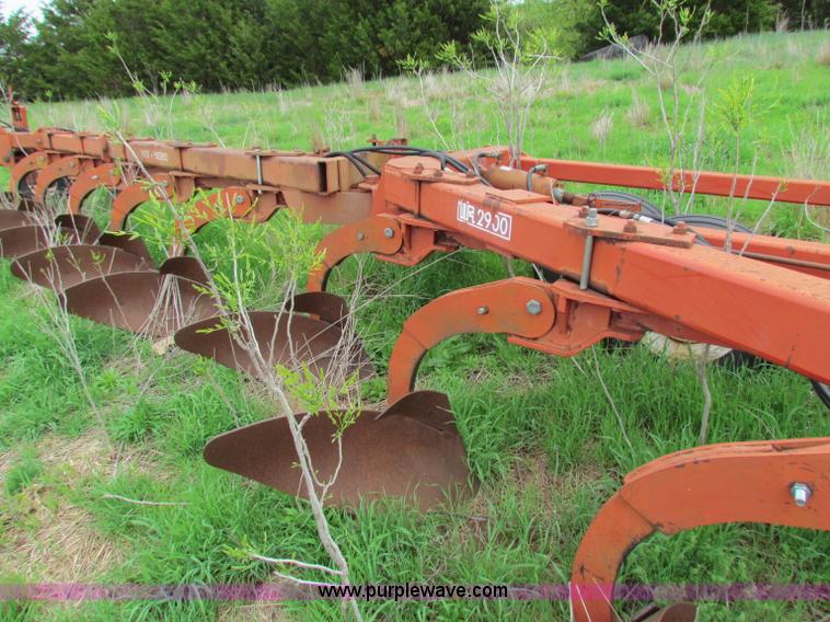 image for item N9047 Wil-Rich 2900MR 10 bottom plow