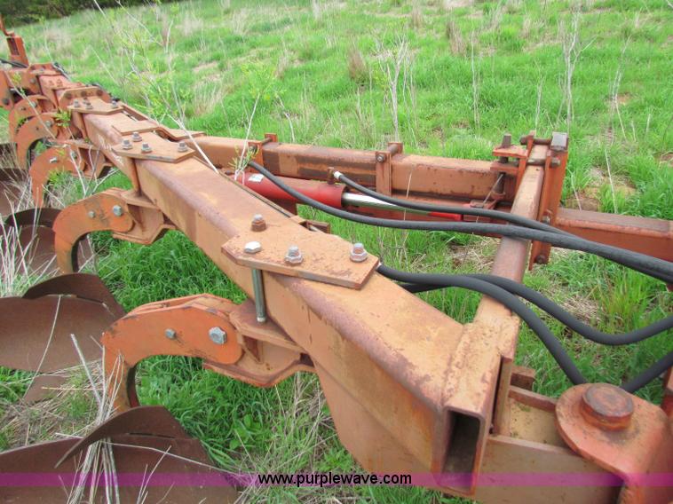 image for item N9047 Wil-Rich 2900MR 10 bottom plow