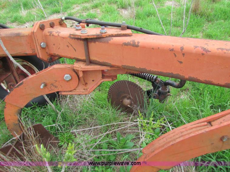 image for item N9047 Wil-Rich 2900MR 10 bottom plow